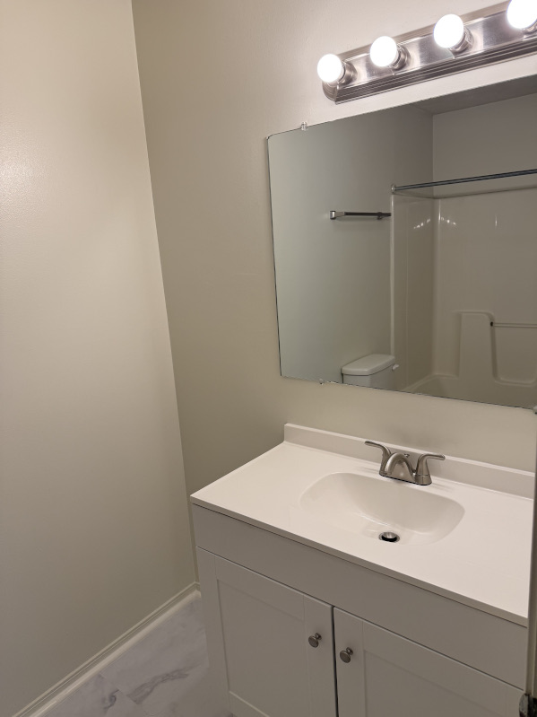 Bloomington apartment photo 7